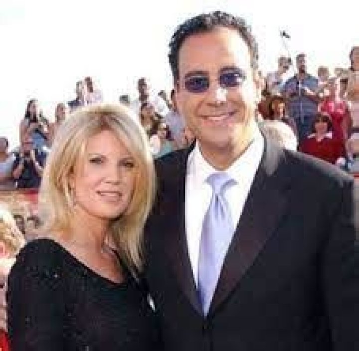 All There is to Know on Ex-Wife of Brad Garrett, Marriage, Kids, and Net Worth