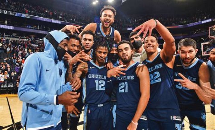 Andre Iguodala's Contract Negotiations With Grizzlies And Lakers