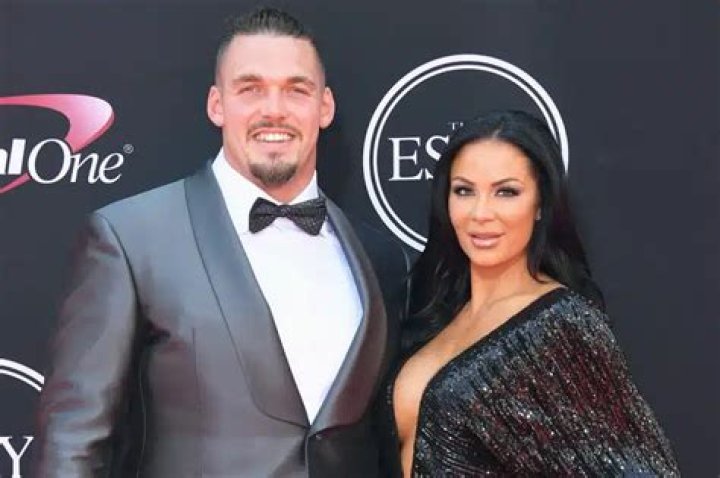 Derek Wolfe Wife: Everything You Need to Know About Abigail Burrows
