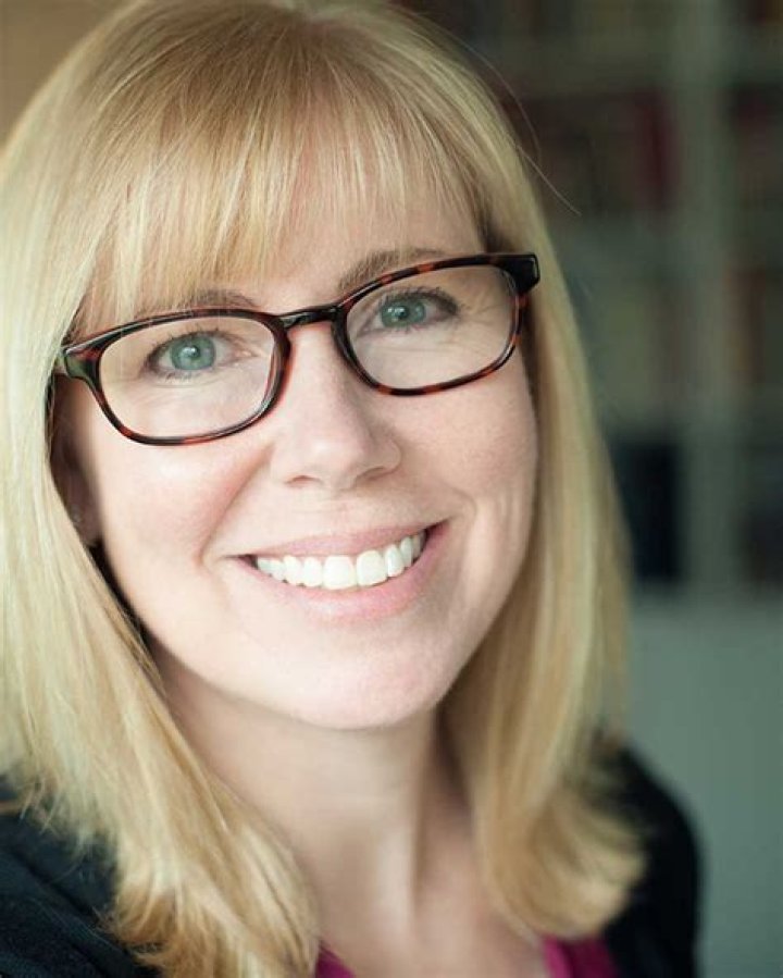 Elizabeth Wood Dreifuss: Facts About Rupert Holmes' wife