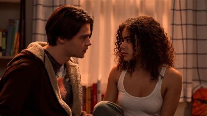 Felix Mallard’s Girlfriend: Who Is The Ginny & Georgia Star Dating?