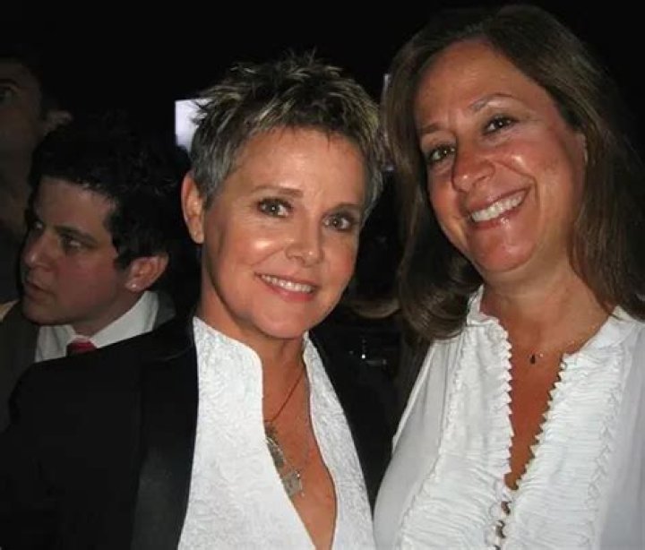Is Amanda Bearse Gay? Who is Amanda Bearse’s Partner?
