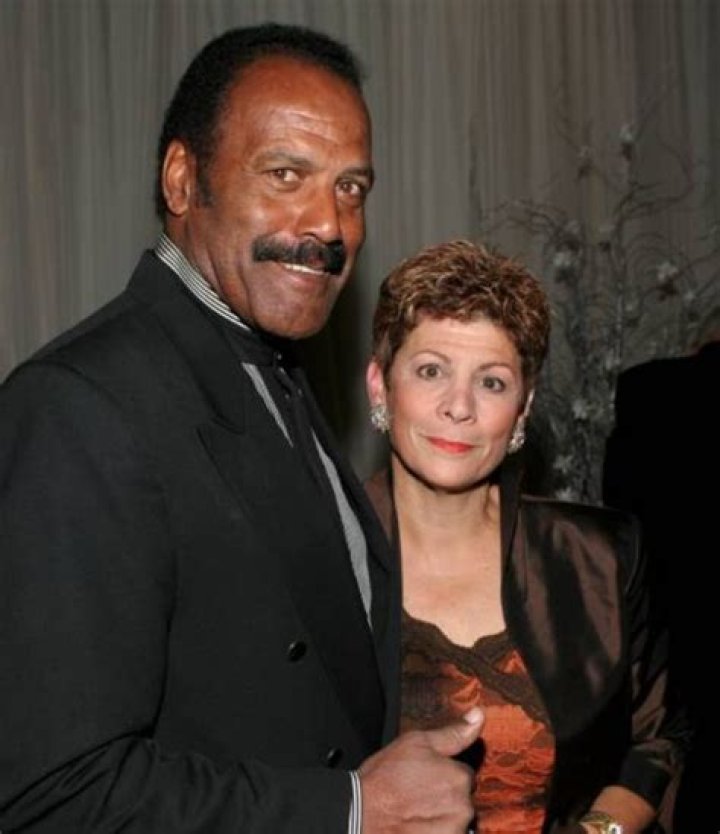 Linda Williamson: Who is Fred Williamson's wife?