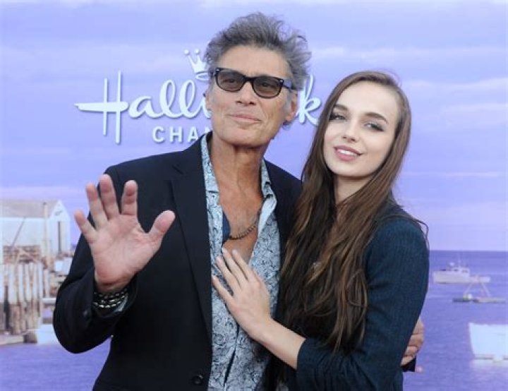 Steven Bauer is Dating Lyda Loudon who is 39 years his hunior.