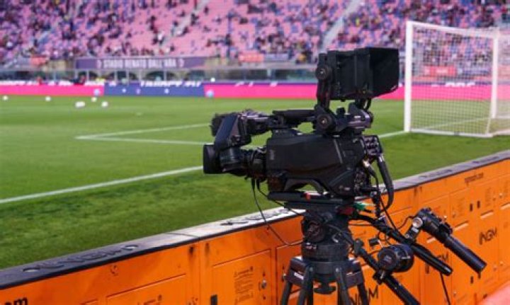 Uncover The Trailblazing Journey Of Gina Garagiola In Sports Broadcasting
